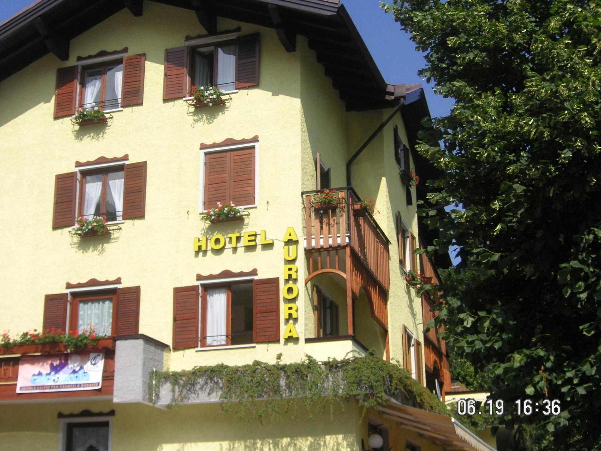 Hotel Aurora Molveno Exterior photo